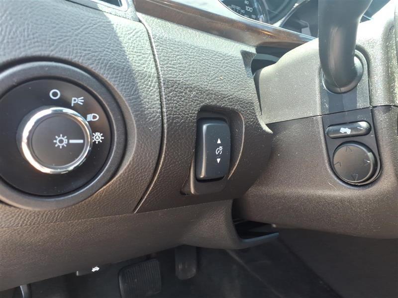 Ford Taurus Limited FWD 2013