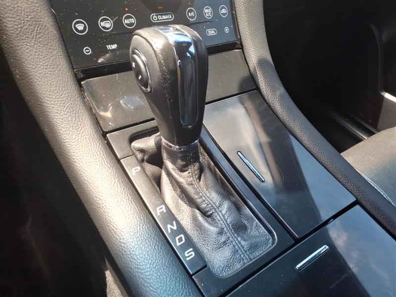 Ford Taurus Limited FWD 2013