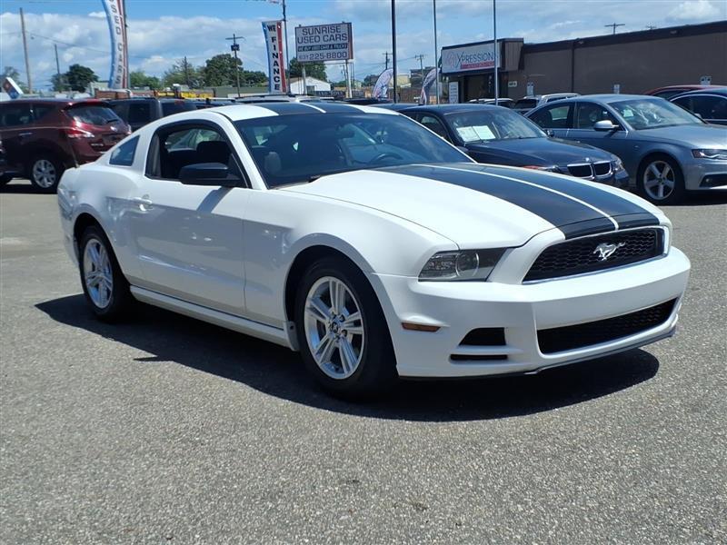 2013 Ford Mustang V6 Coupe