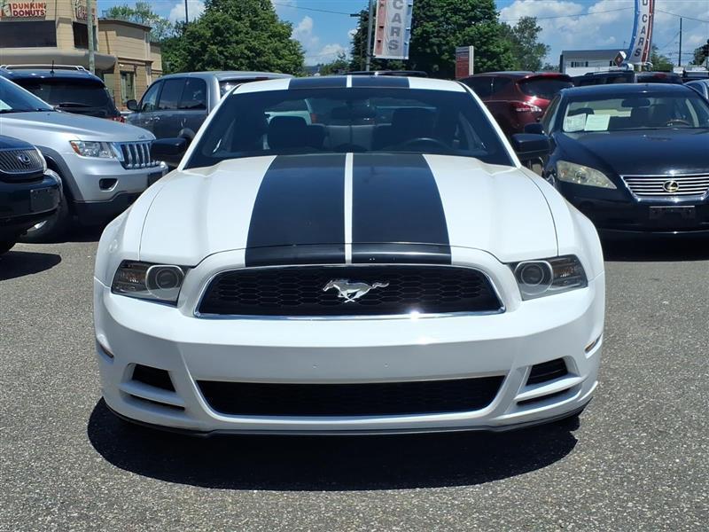 Ford Mustang V6 Coupe 2013