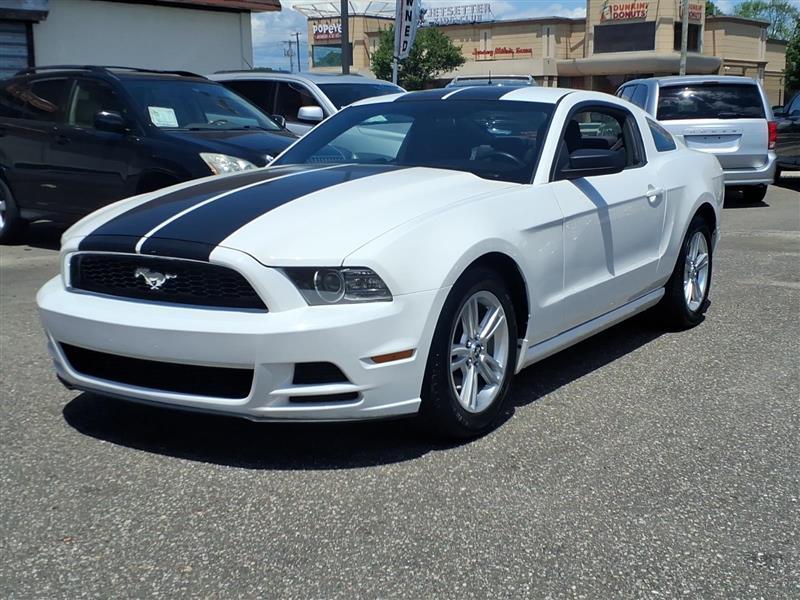 Ford Mustang V6 Coupe 2013