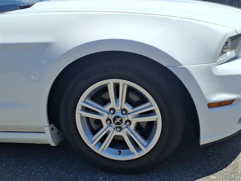 Ford Mustang V6 Coupe 2013