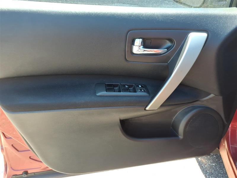 Nissan Rogue S AWD 2010