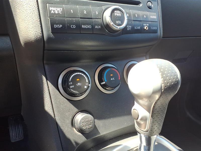 Nissan Rogue S AWD 2010