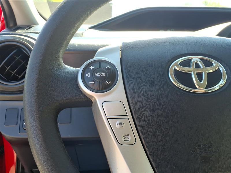 Toyota Prius c Four 2014
