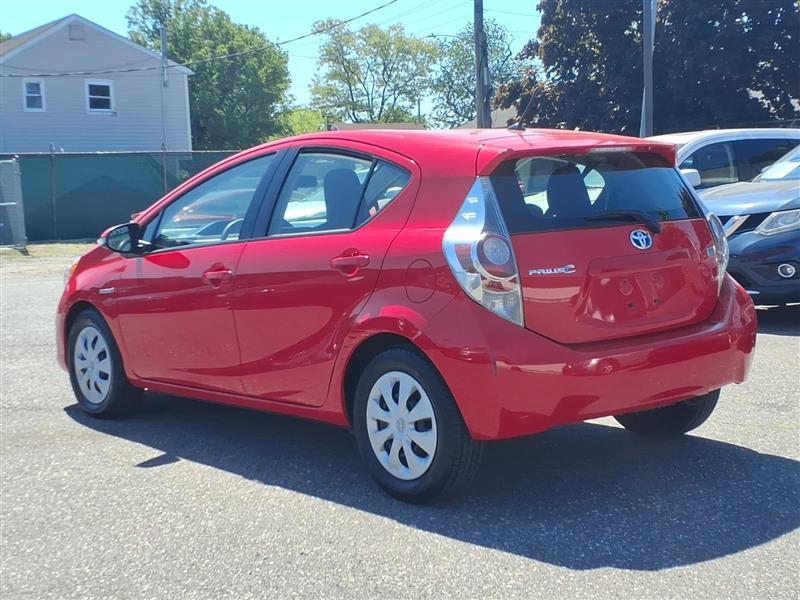 Toyota Prius c Four 2014
