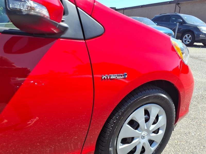 Toyota Prius c Four 2014
