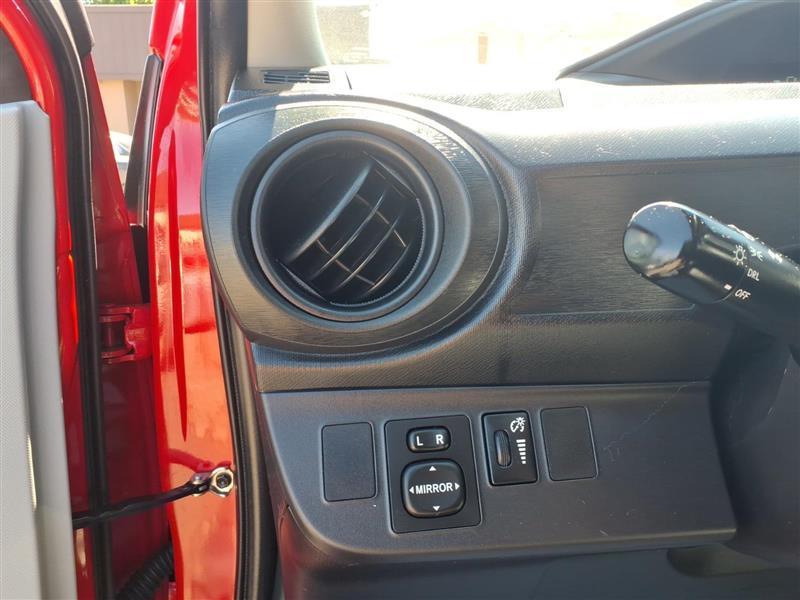 Toyota Prius c Four 2014