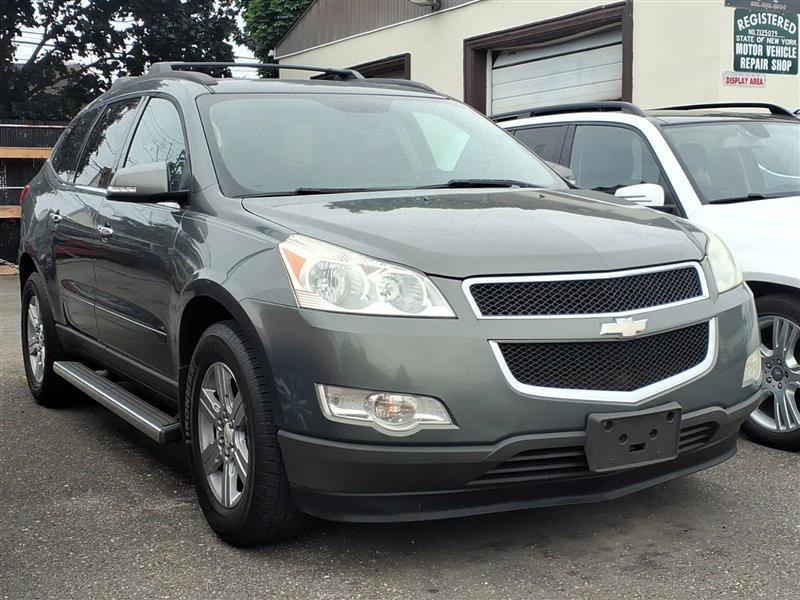 2011 Chevrolet Traverse 2LT FWD