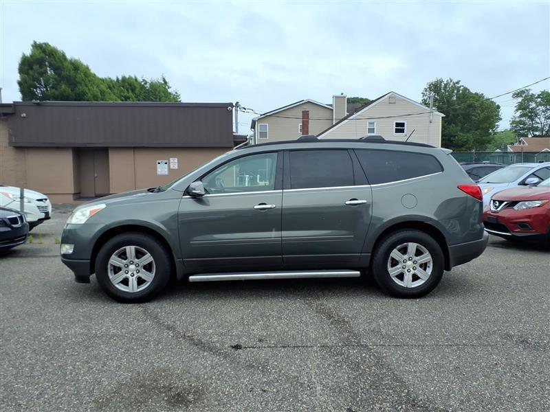 Chevrolet Traverse 2LT FWD 2011