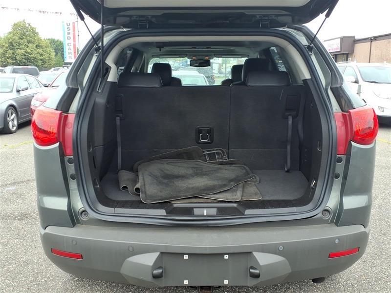 Chevrolet Traverse 2LT FWD 2011