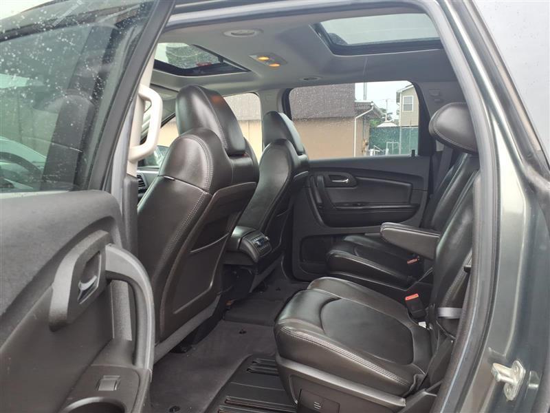 Chevrolet Traverse 2LT FWD 2011