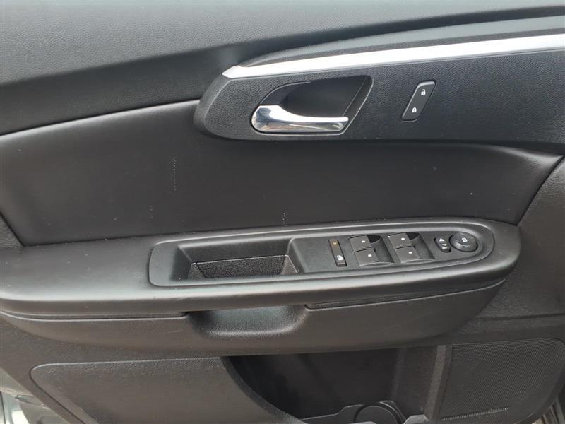 Chevrolet Traverse 2LT FWD 2011