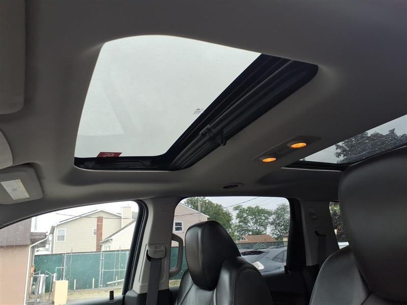 Chevrolet Traverse 2LT FWD 2011