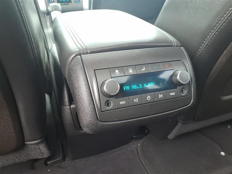 Chevrolet Traverse 2LT FWD 2011