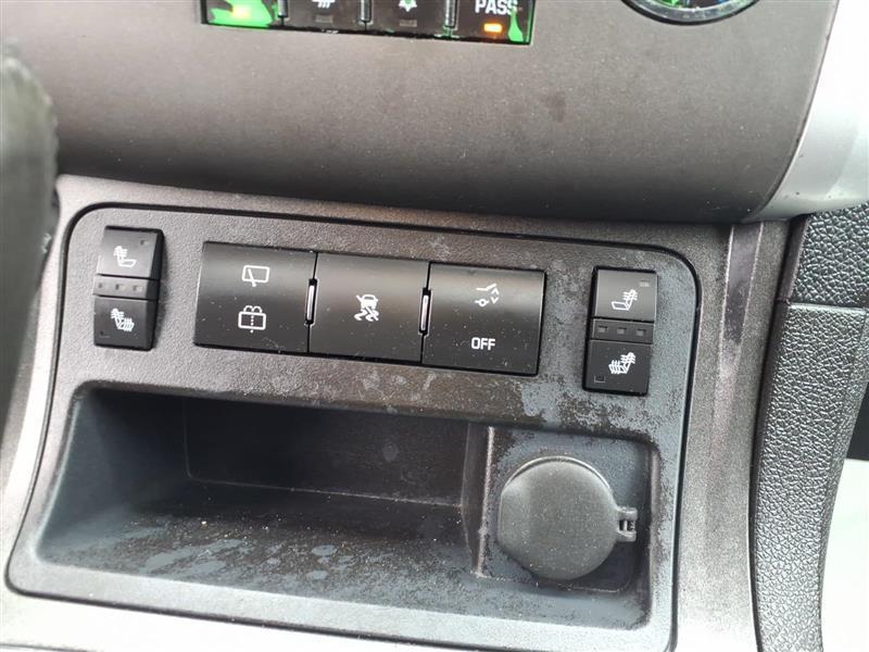 Chevrolet Traverse 2LT FWD 2011