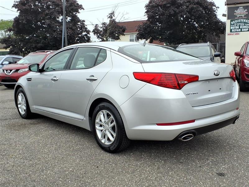 Kia Optima LX MT 2013