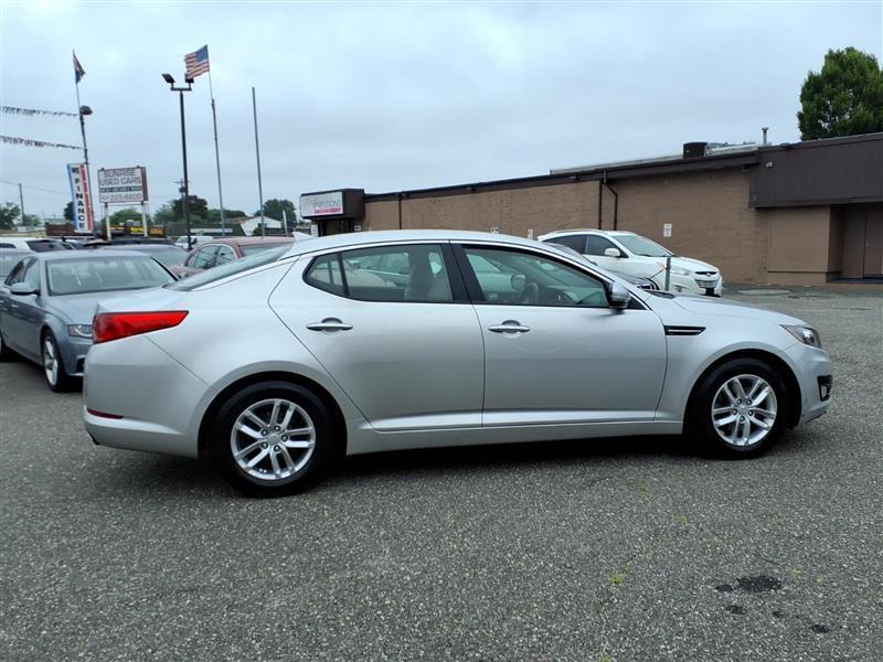 Kia Optima LX MT 2013