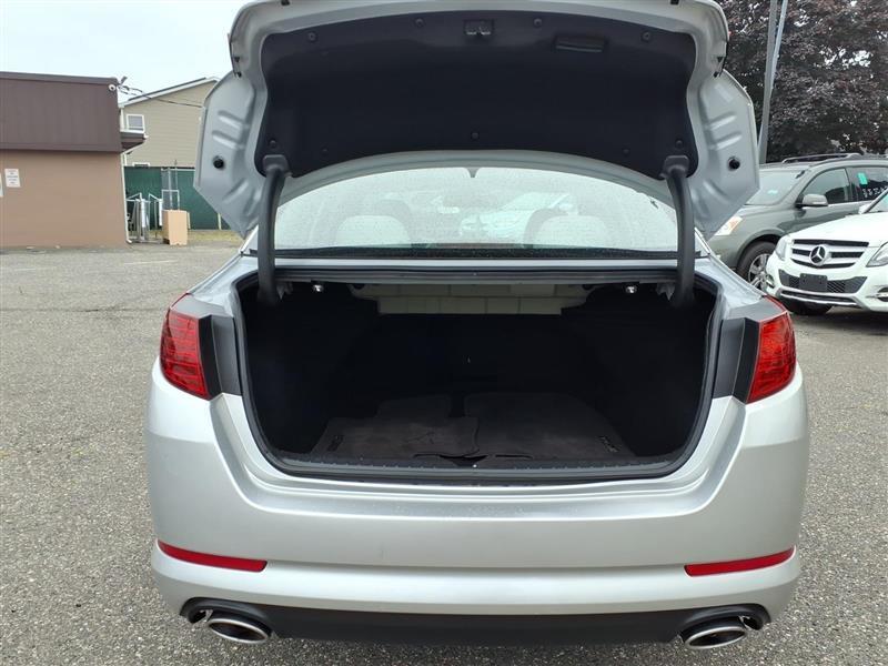 Kia Optima LX MT 2013