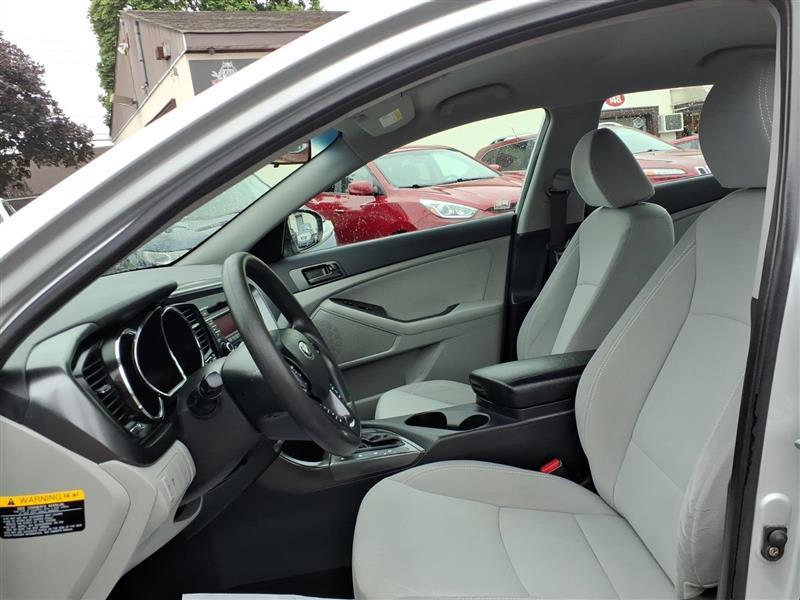 Kia Optima LX MT 2013