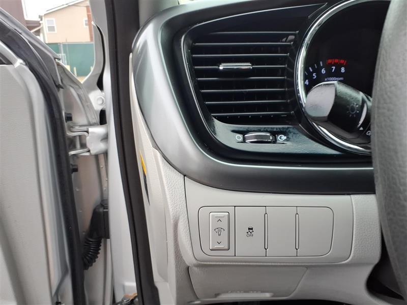 Kia Optima LX MT 2013