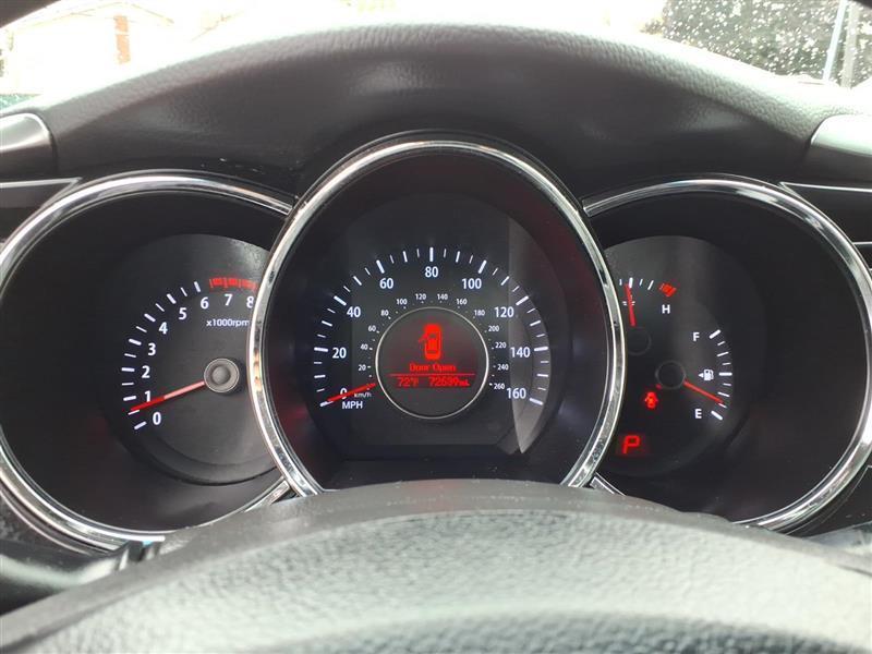 Kia Optima LX MT 2013