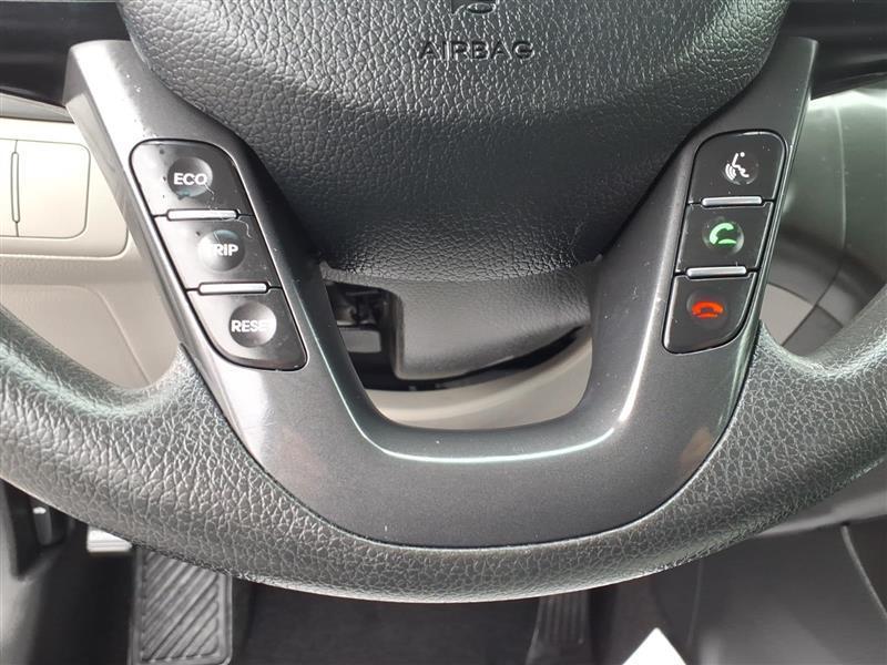 Kia Optima LX MT 2013