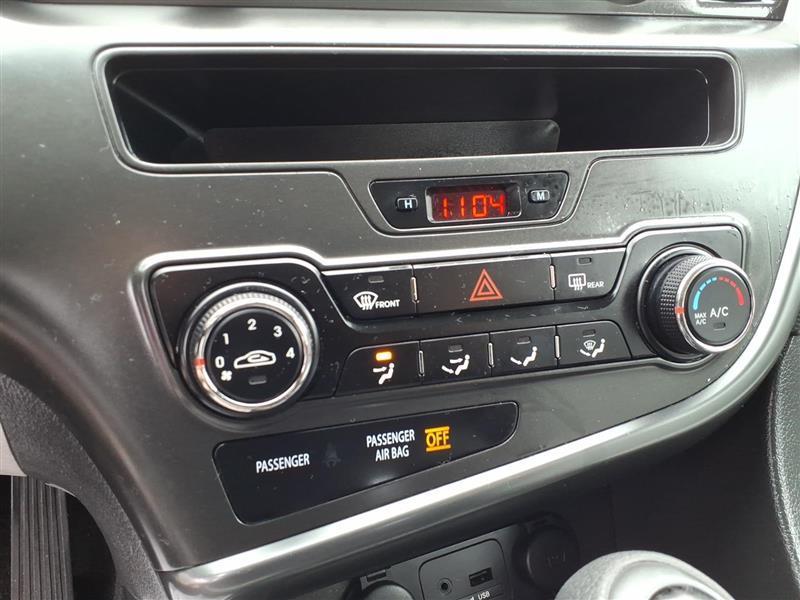Kia Optima LX MT 2013