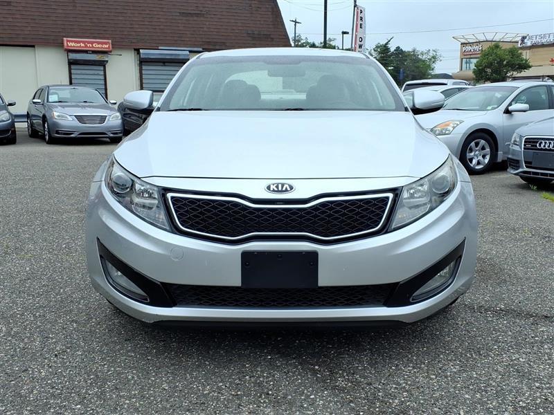Kia Optima LX MT 2013