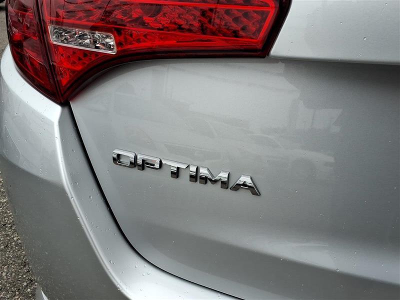 Kia Optima LX MT 2013
