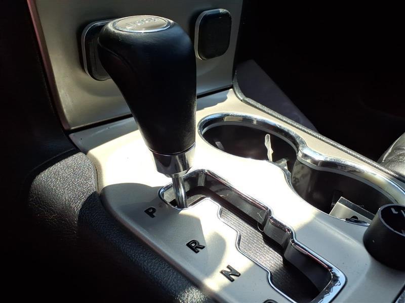Jeep Grand Cherokee Laredo 4WD 2012