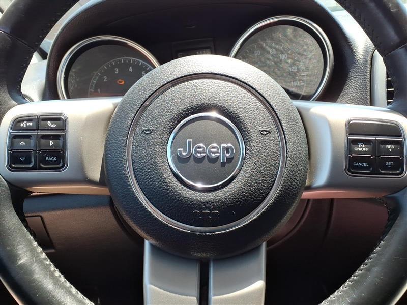 Jeep Grand Cherokee Laredo 4WD 2012