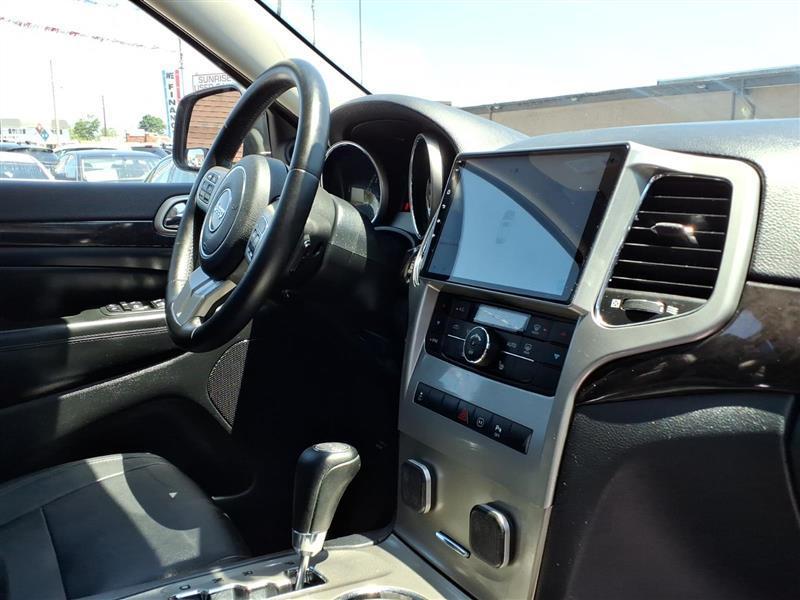 Jeep Grand Cherokee Laredo 4WD 2012