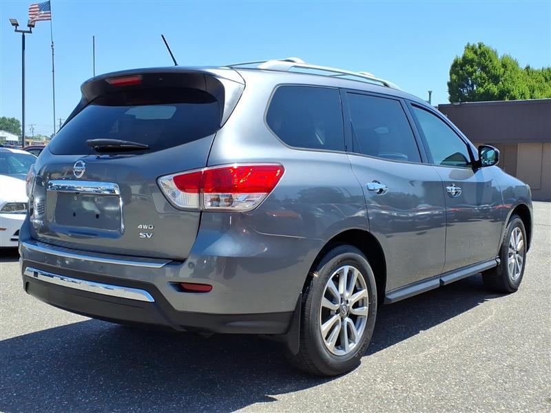 Nissan Pathfinder SV 4WD 2015