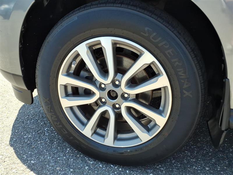 Nissan Pathfinder SV 4WD 2015