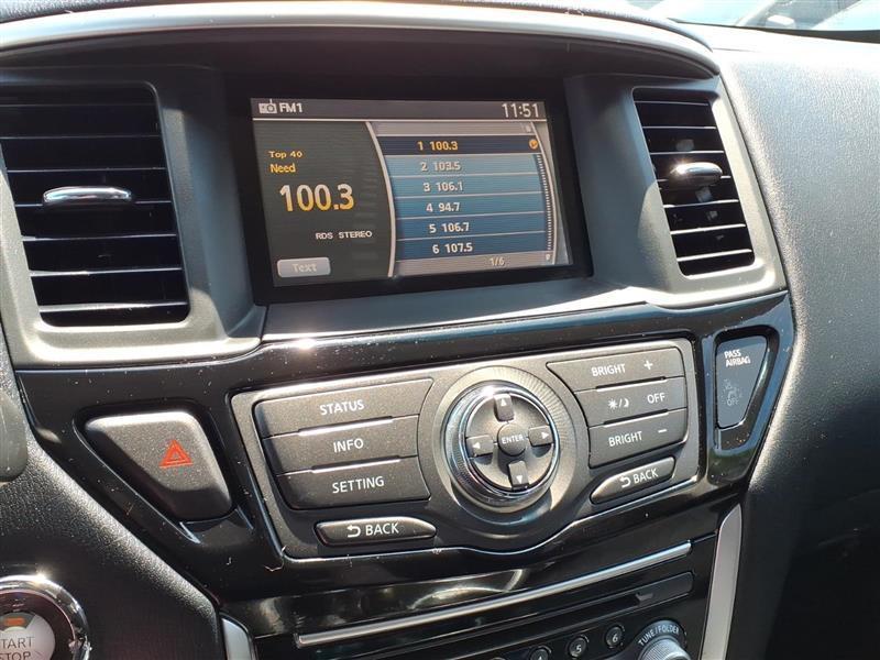 Nissan Pathfinder SV 4WD 2015
