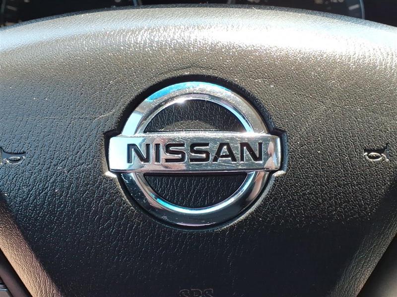 Nissan Pathfinder SV 4WD 2015