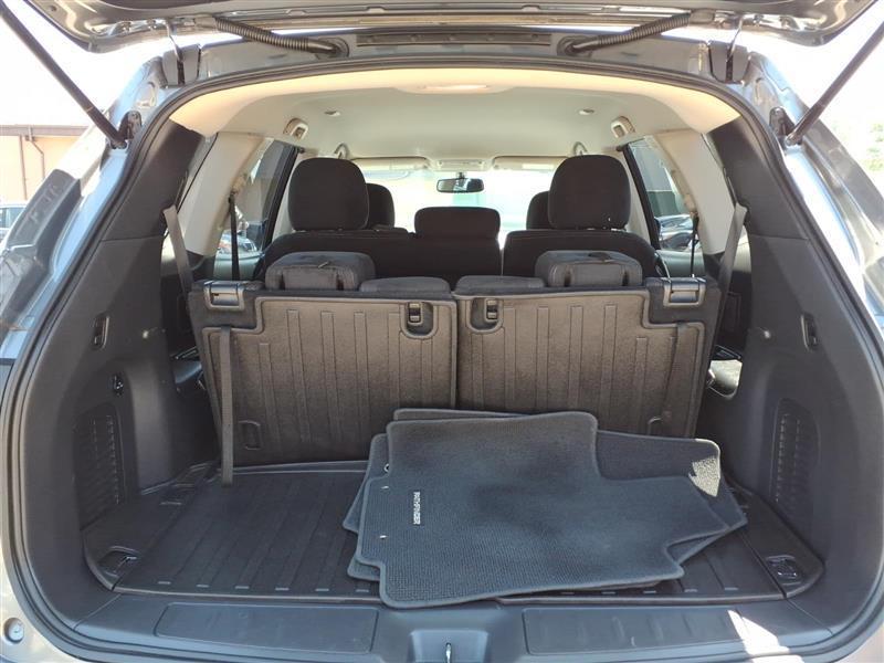 Nissan Pathfinder SV 4WD 2015