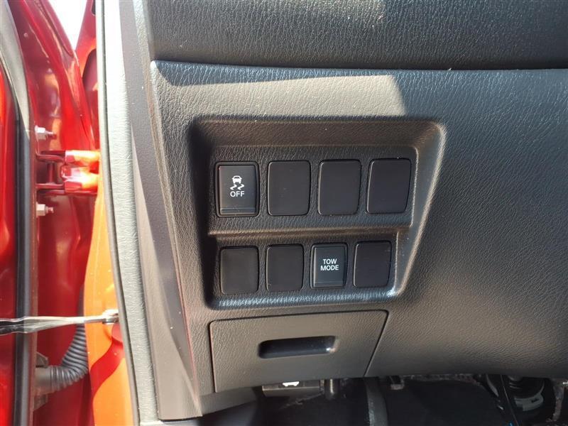 Nissan Pathfinder S 4WD 2014