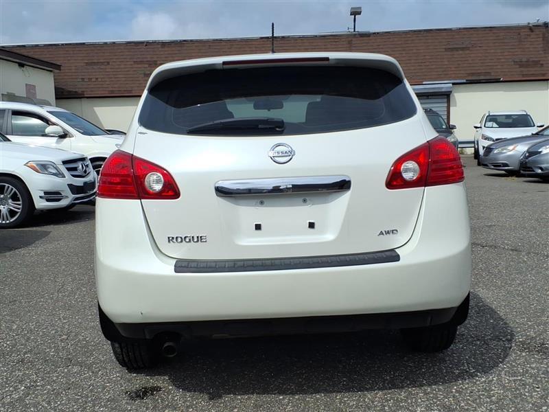 Nissan Rogue S AWD 2011