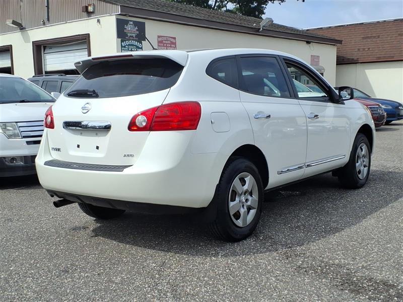 Nissan Rogue S AWD 2011