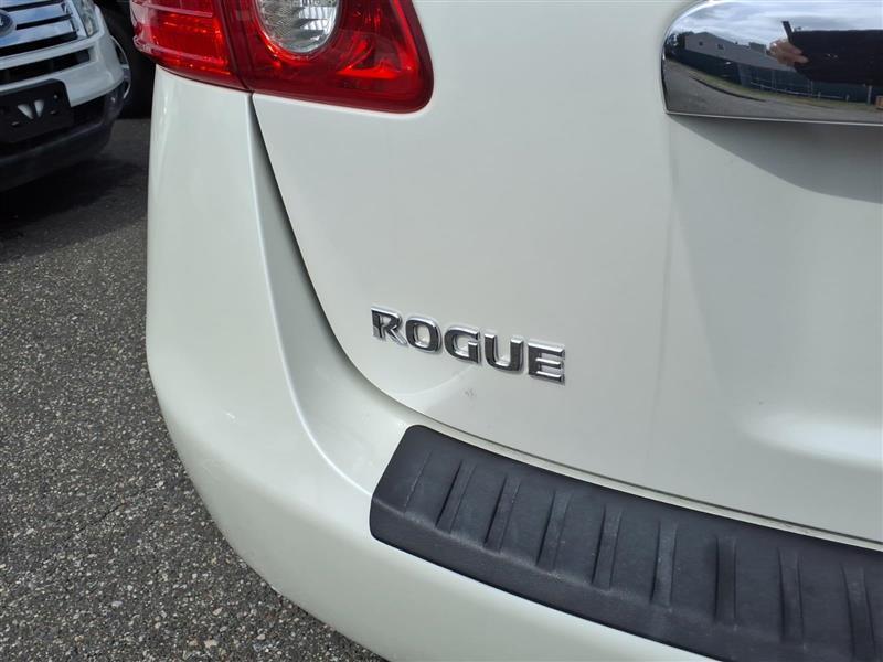 Nissan Rogue S AWD 2011