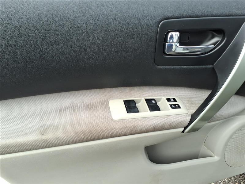Nissan Rogue S AWD 2011