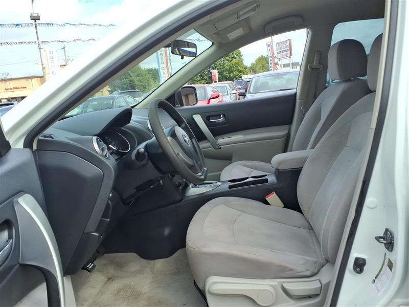 Nissan Rogue S AWD 2011