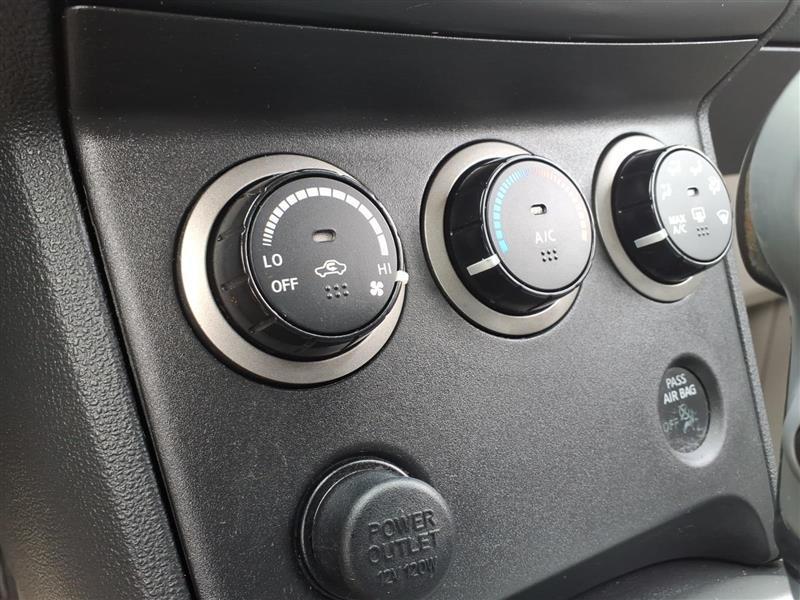 Nissan Rogue S AWD 2011