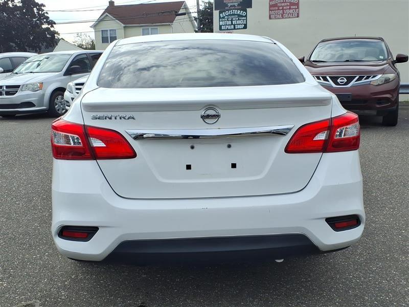 Nissan Sentra S 6MT 2017
