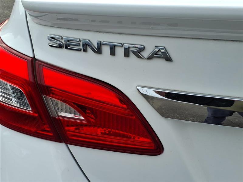 Nissan Sentra S 6MT 2017