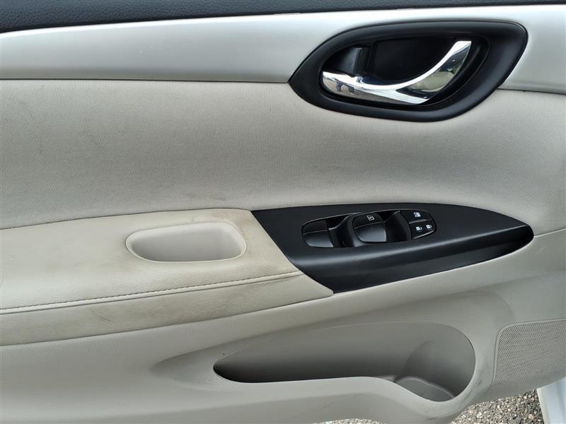 Nissan Sentra S 6MT 2017