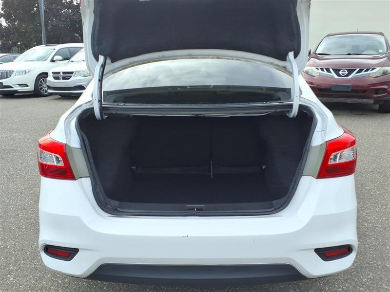 Nissan Sentra S 6MT 2017