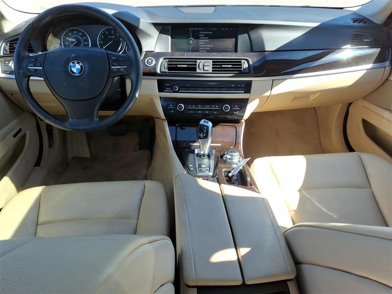 BMW 5-Series 535xi 2011